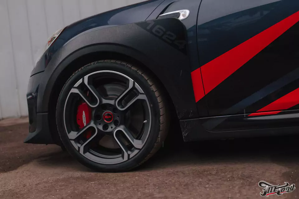 Оклеили в дизайн Mini Cooper GP